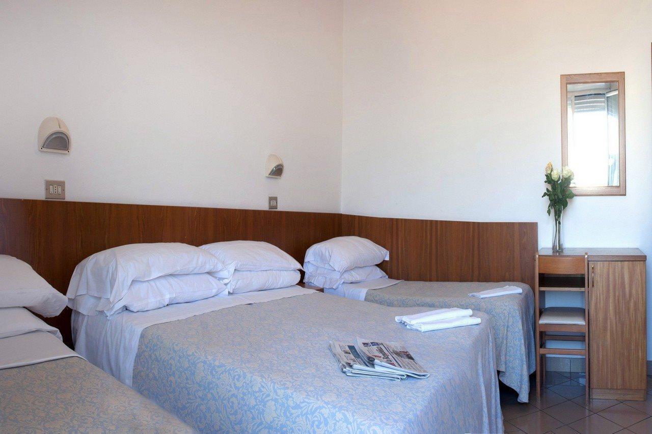 Hotel Lungomare Cervia Exteriör bild