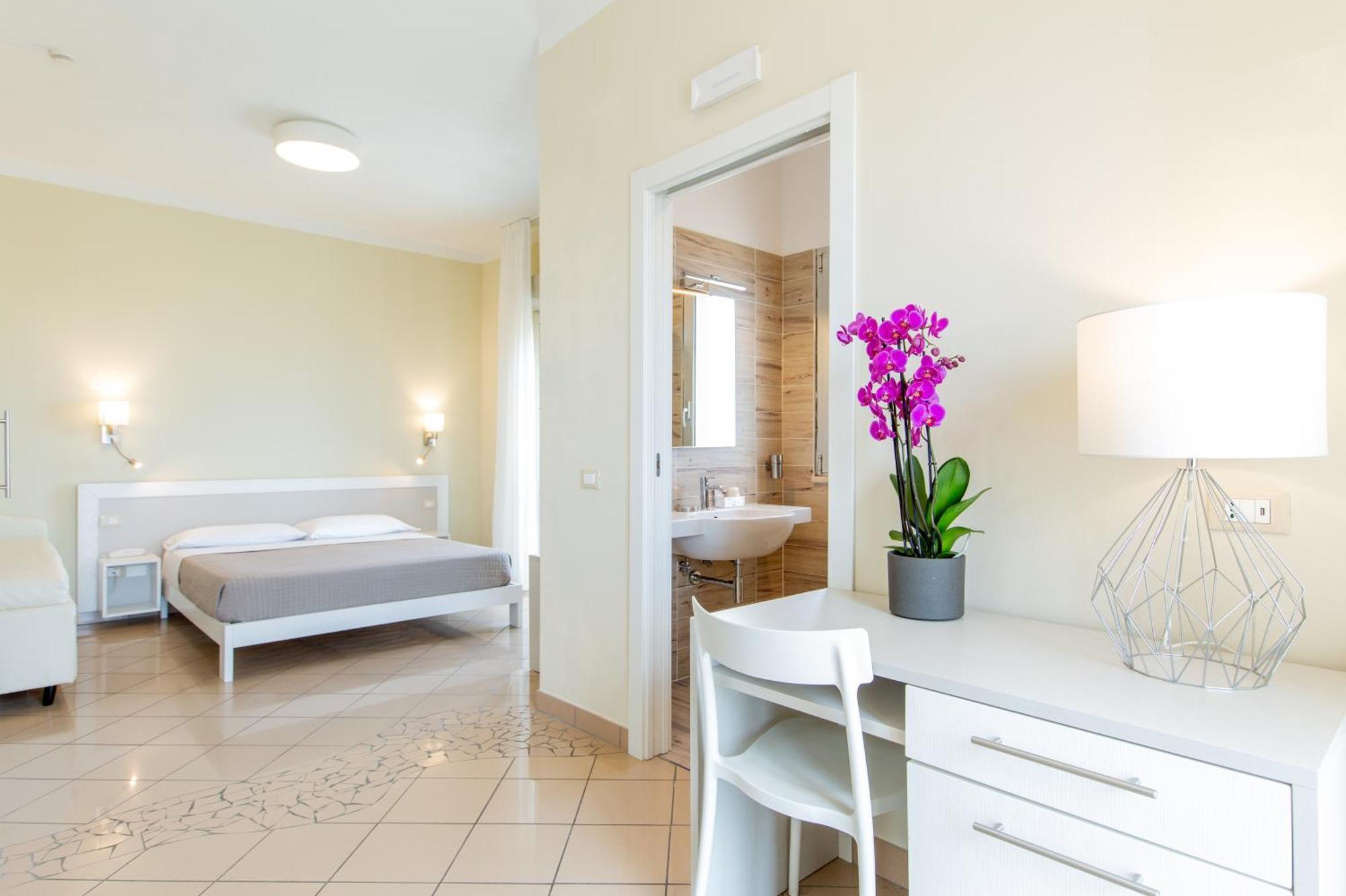 Hotel Lungomare Cervia Exteriör bild