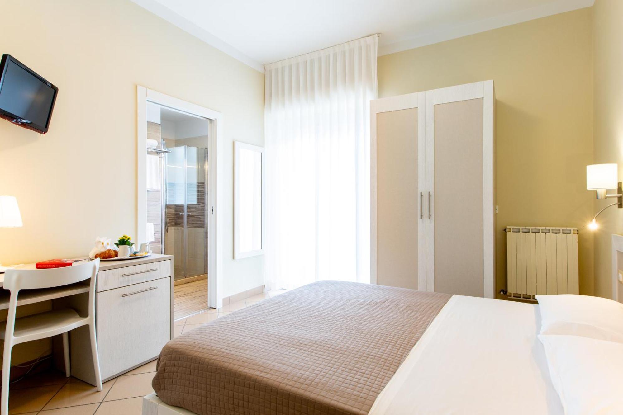 Hotel Lungomare Cervia Exteriör bild