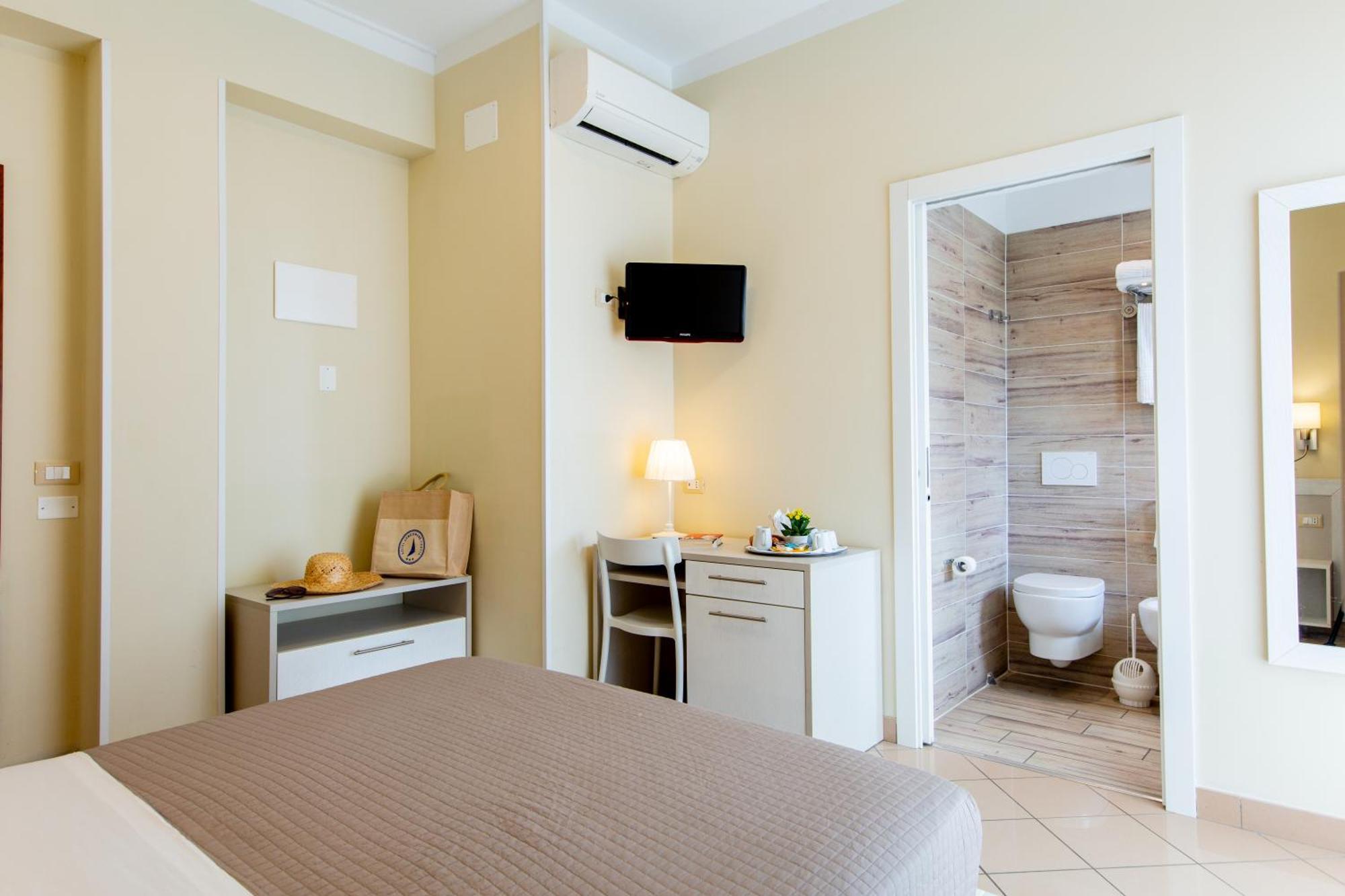 Hotel Lungomare Cervia Exteriör bild