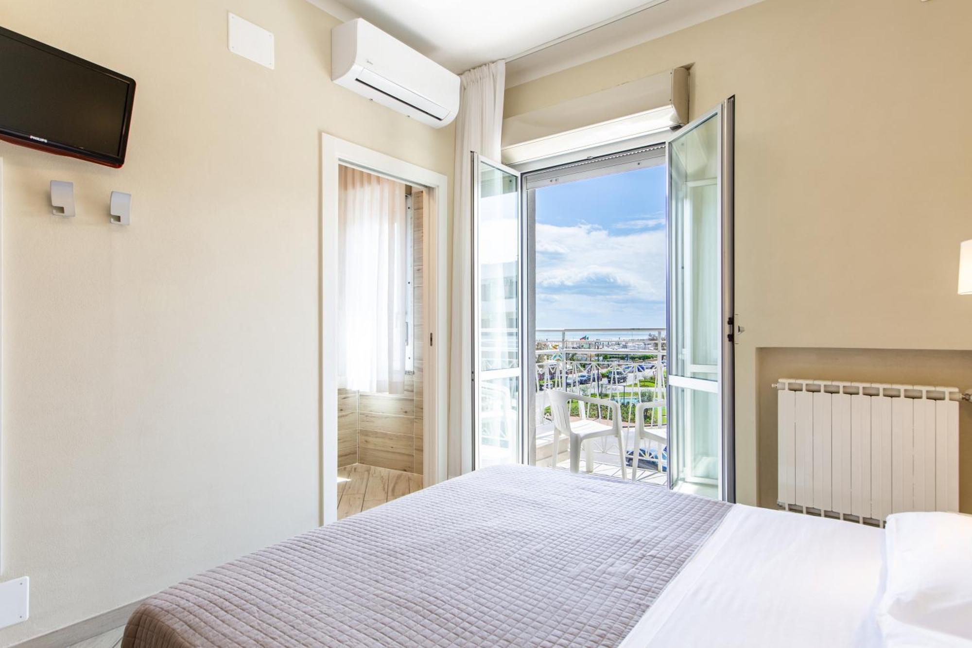 Hotel Lungomare Cervia Exteriör bild