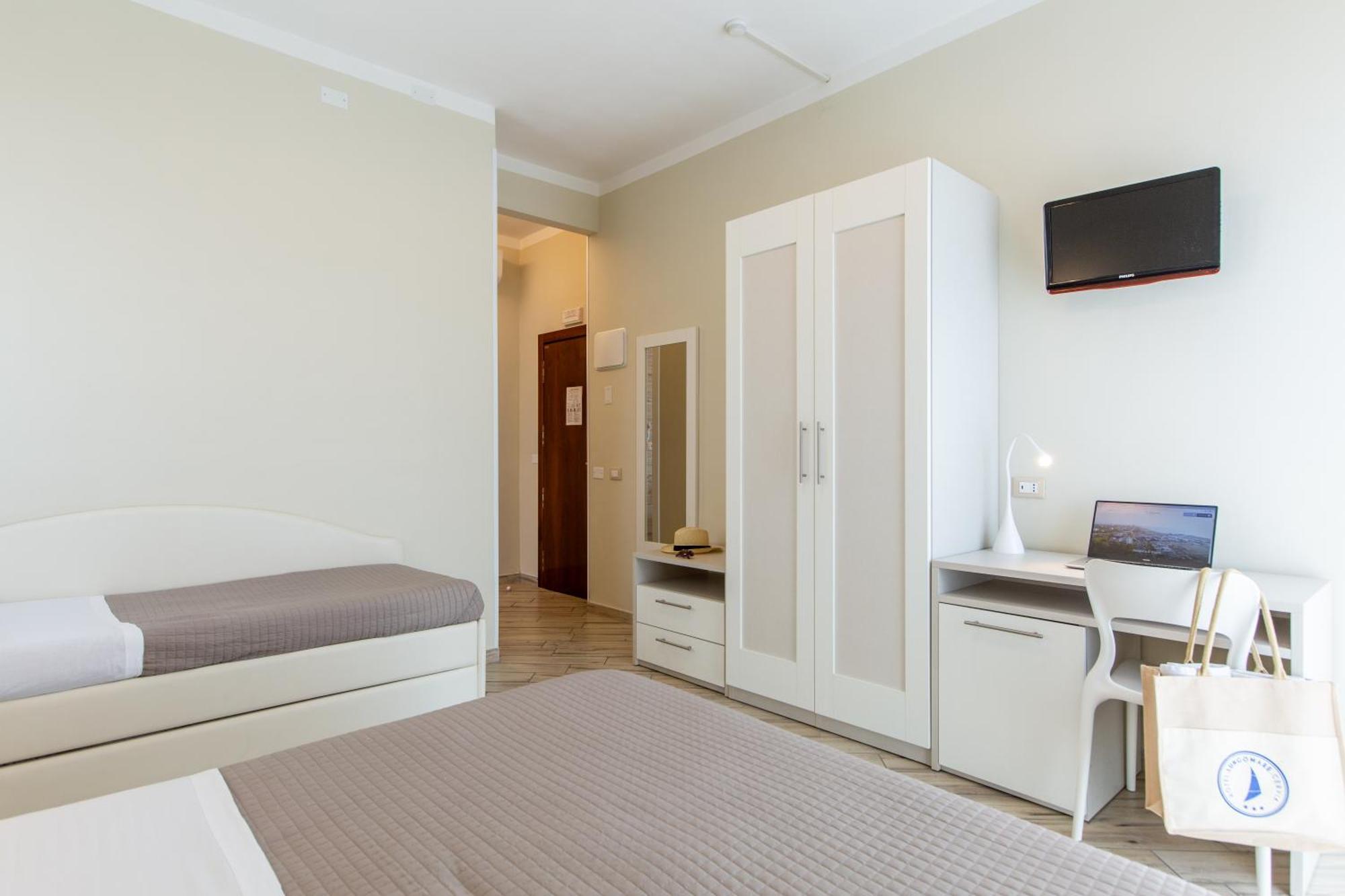Hotel Lungomare Cervia Exteriör bild