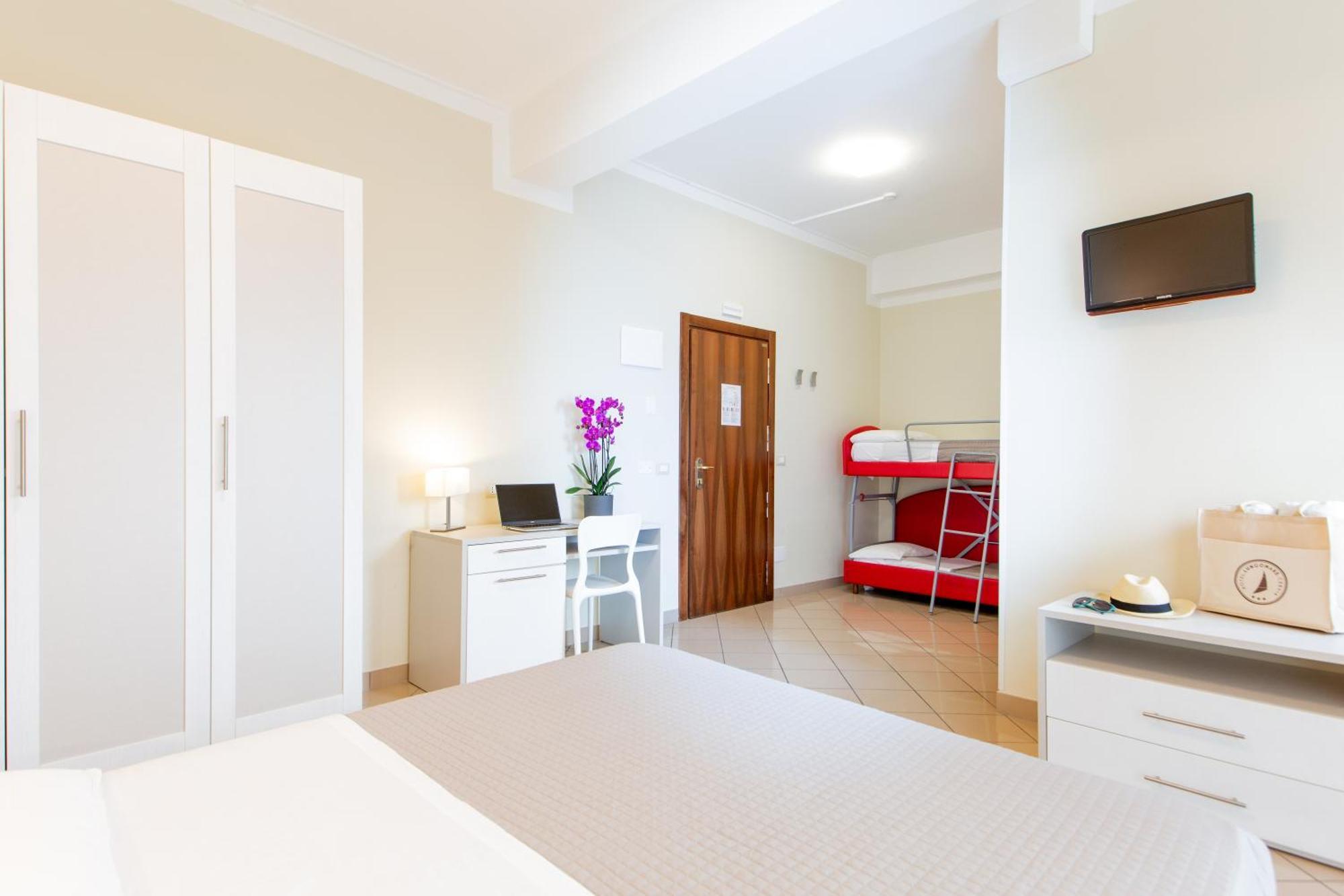 Hotel Lungomare Cervia Exteriör bild