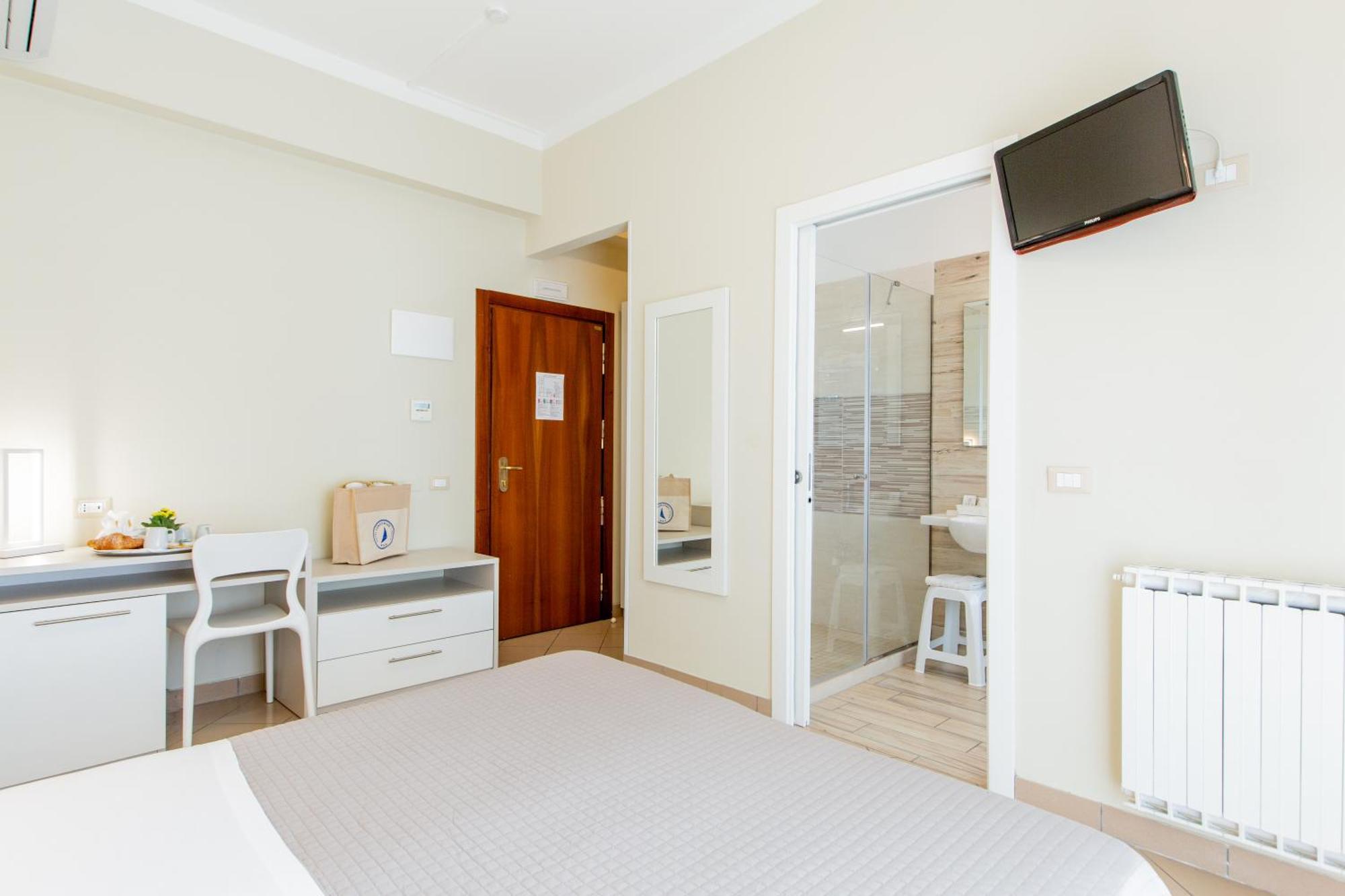 Hotel Lungomare Cervia Exteriör bild