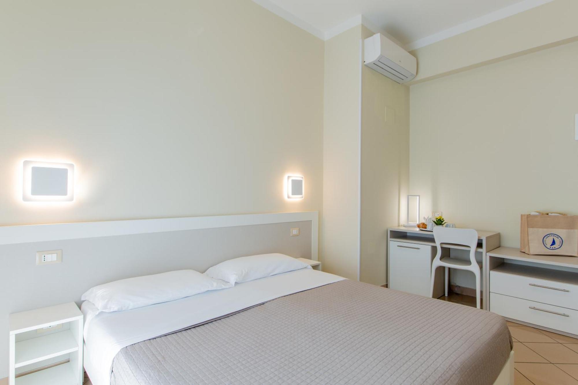 Hotel Lungomare Cervia Exteriör bild